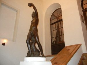 Heitler László: A pápai Bacchus szobor