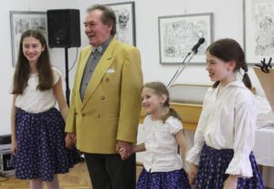 Fekete-fehér gesztusok - Molnár Lajos kiállítása Pápa szépségeit mutatja be